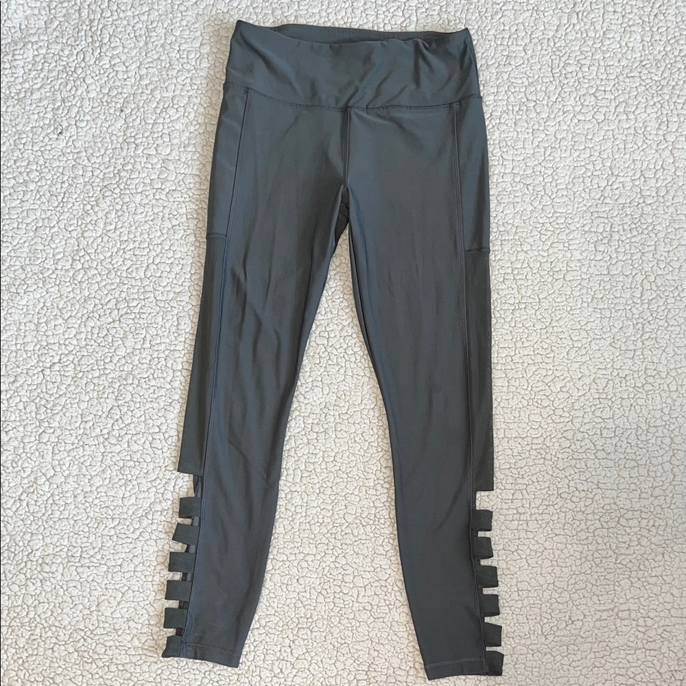 ABS - Women’s Medium Stylish Leggings with Side Cutouts